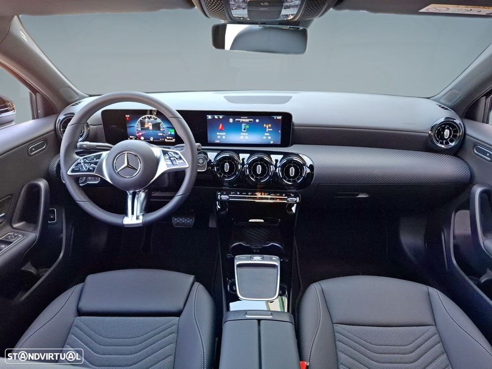 Mercedes-Benz a-250-limousine e - 12