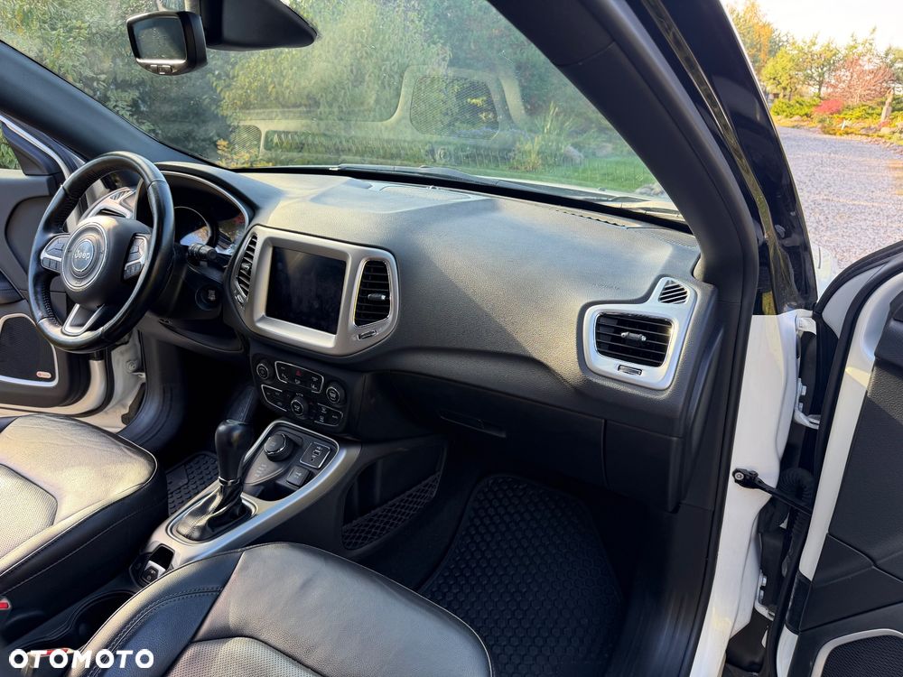 Jeep Compass - 30