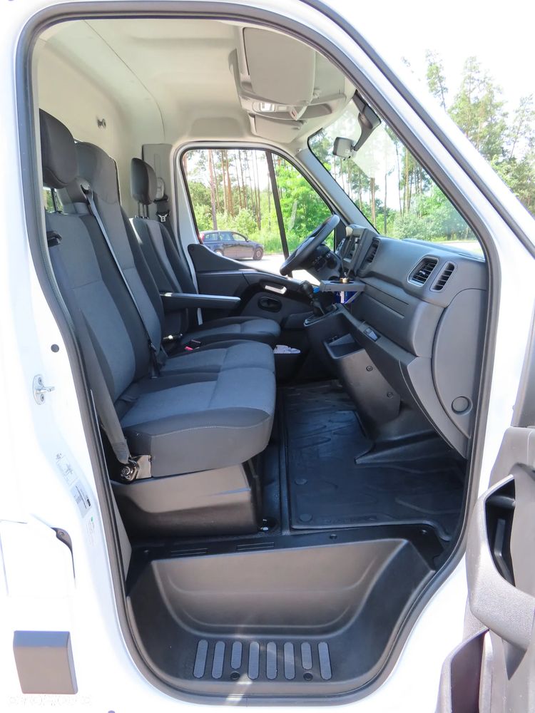 Renault Master 2.3 dCi 145 KM Skrzynia 4118 mm 8 Euro Palet WZMACNIANY 1219 Kg Ładowność HAK 2500 Kg Stan Jak NOWY POLECAM - 25