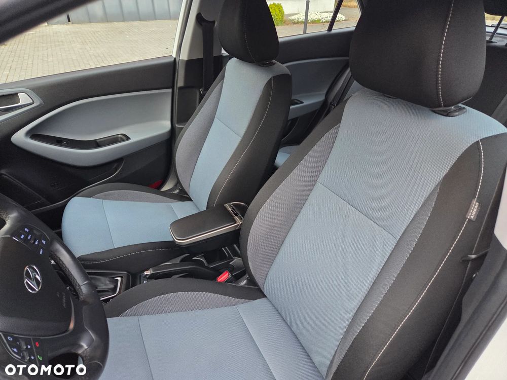 Hyundai i20 1.4 - 14