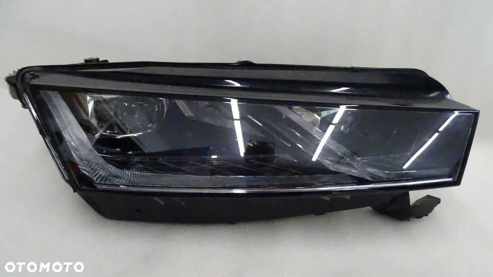 SKODA OCTAVIA IV 5E4 FULL LED - lampa przednia prawa