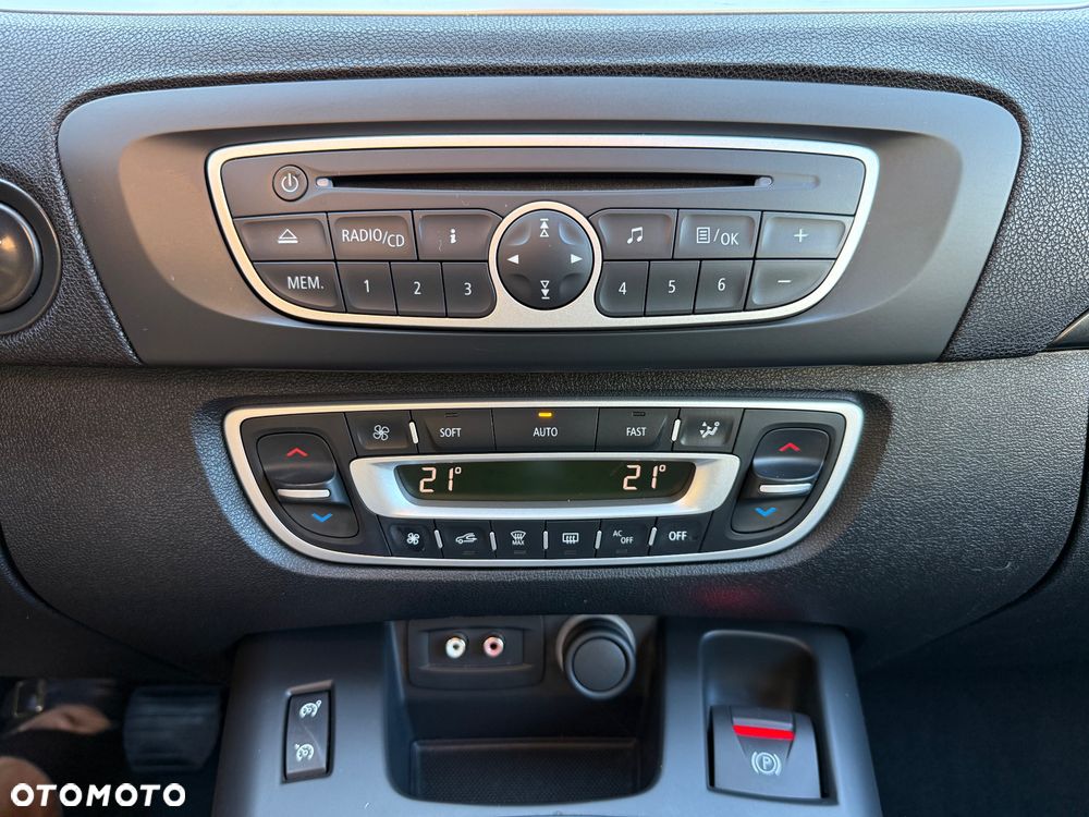 Renault Grand Scenic 1.6 16V 110 Dynamique - 24