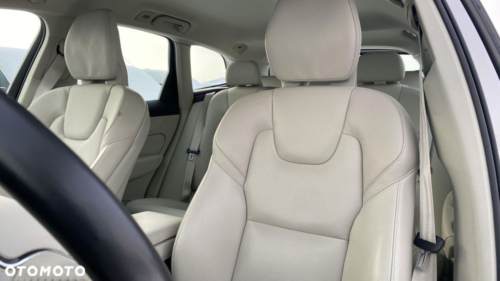 Volvo XC 60 D4 AWD Inscription - 17
