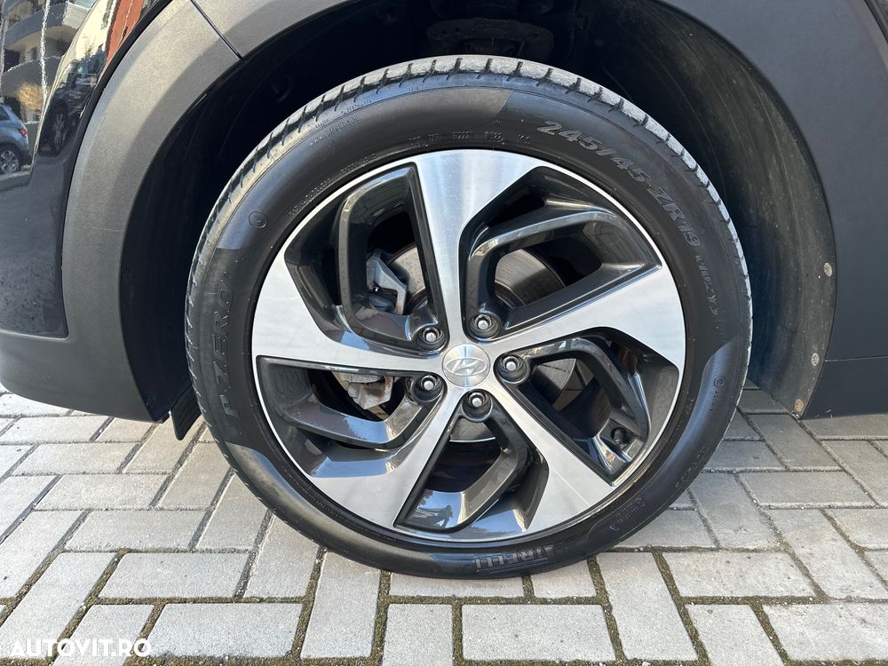 Hyundai Tucson 2.0 CRDI 4WD Automatik Style - 38