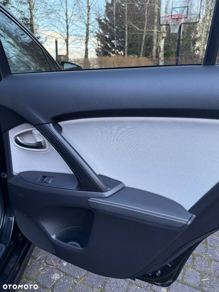 Toyota Avensis 2.0 D-4D Premium - 21
