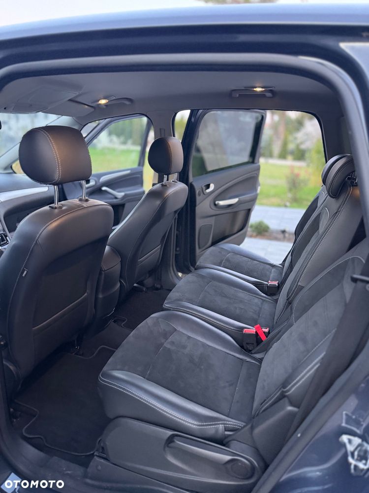 Ford S-Max - 38