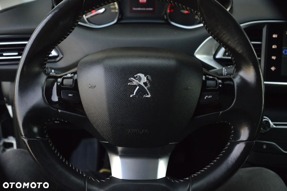 Peugeot 308 155 THP Allure - 19