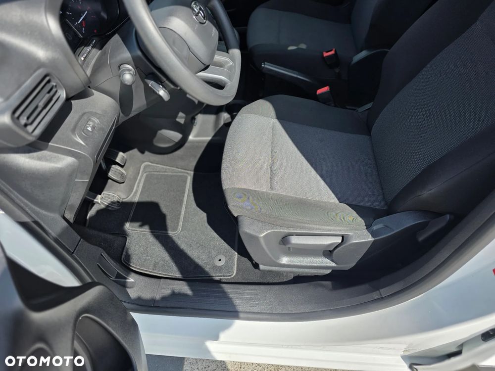 Toyota Proace City Verso 1.2 D-4T Business - 34