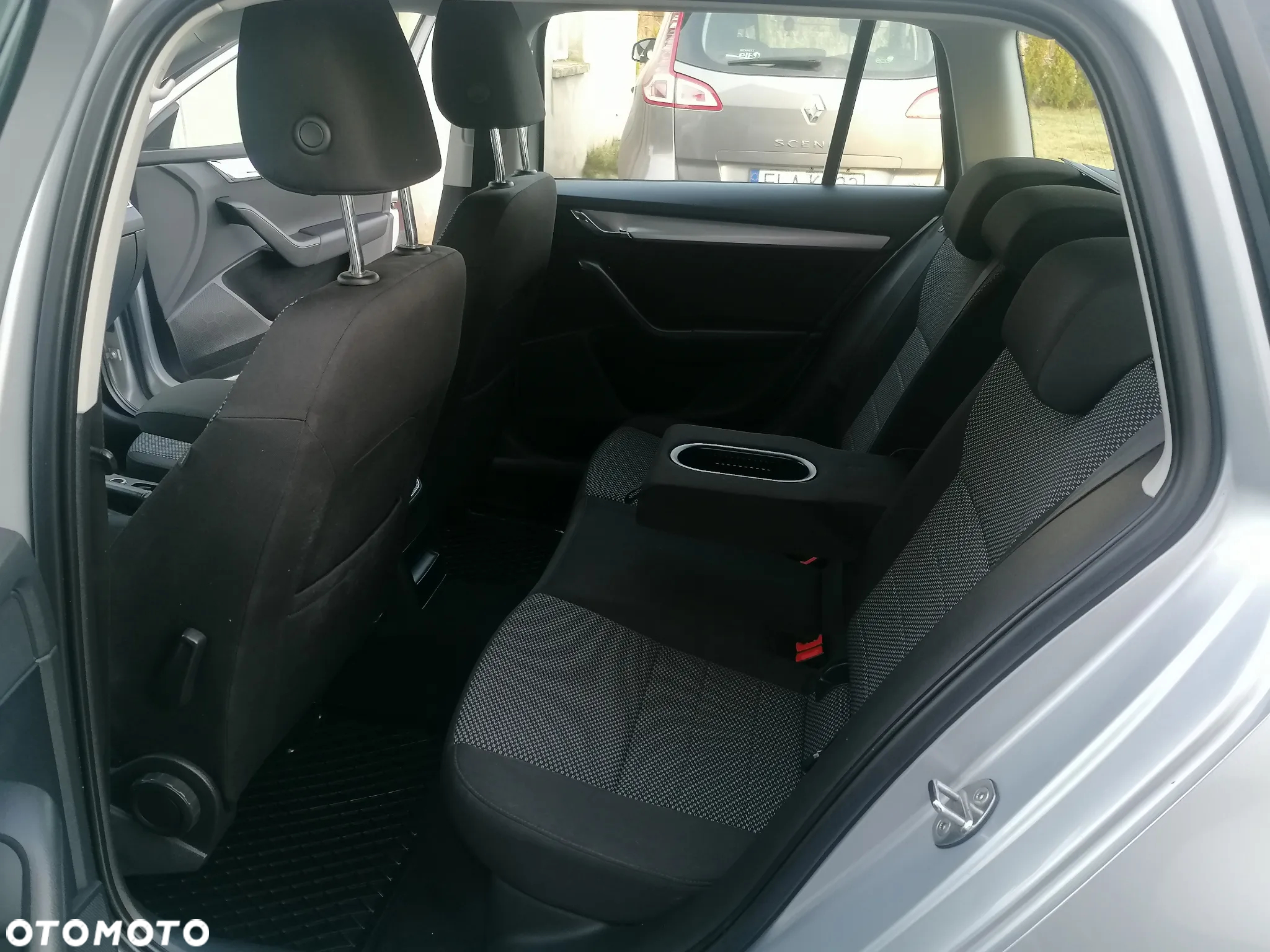 Skoda Octavia 2.0 TDI DSG Ambition - 12