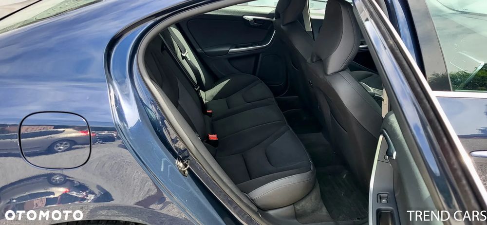 Volvo S60 D2 Momentum - 17