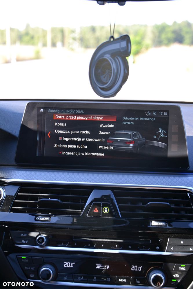 BMW Seria 5 520d M Sport - 22