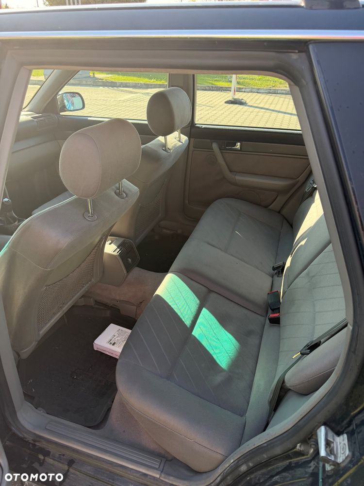 Audi A6 Avant 2.5 TDI - 13