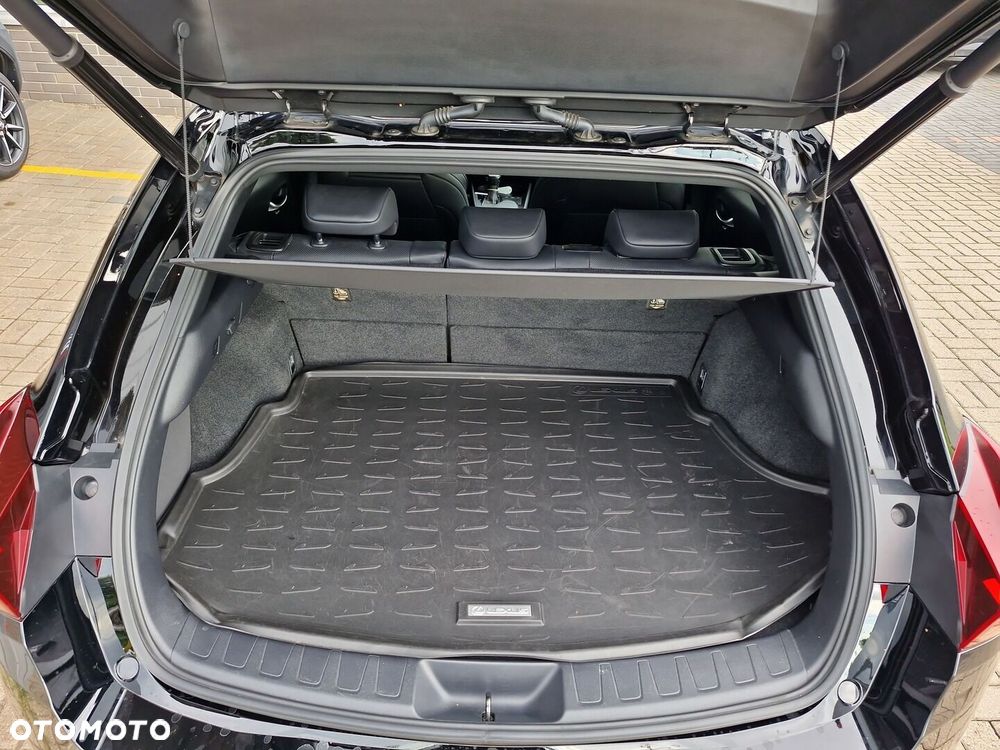 Lexus UX - 10