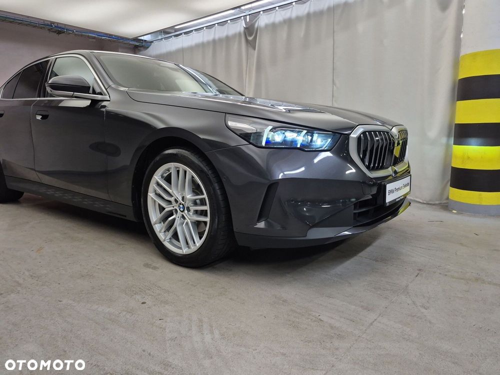 BMW Seria 5 520i mHEV - 26