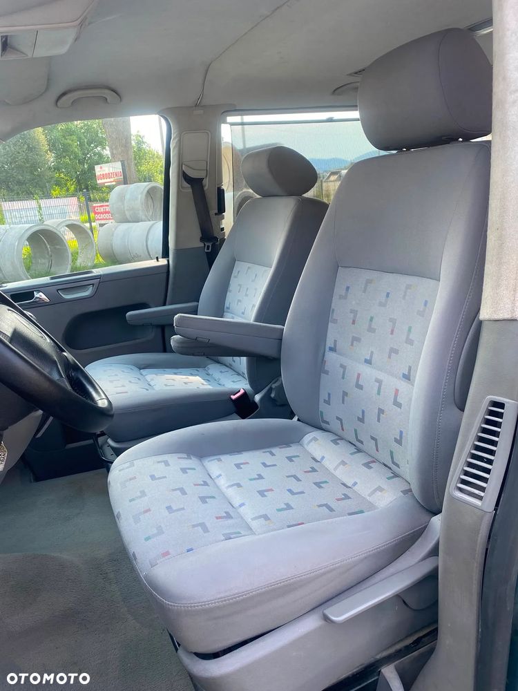 Volkswagen Multivan - 13