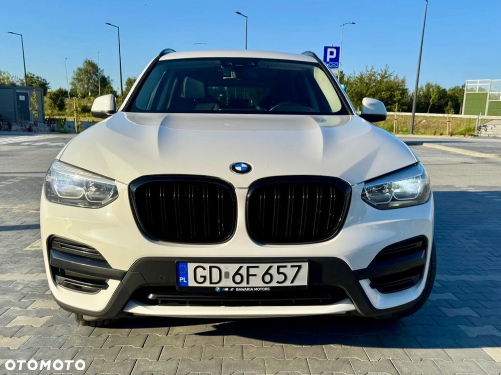 BMW X3 xDrive20d Advantage - 9