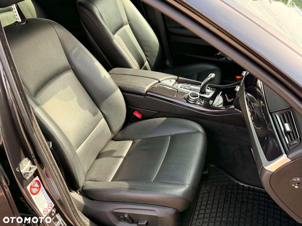 BMW Seria 5 520d xDrive - 7