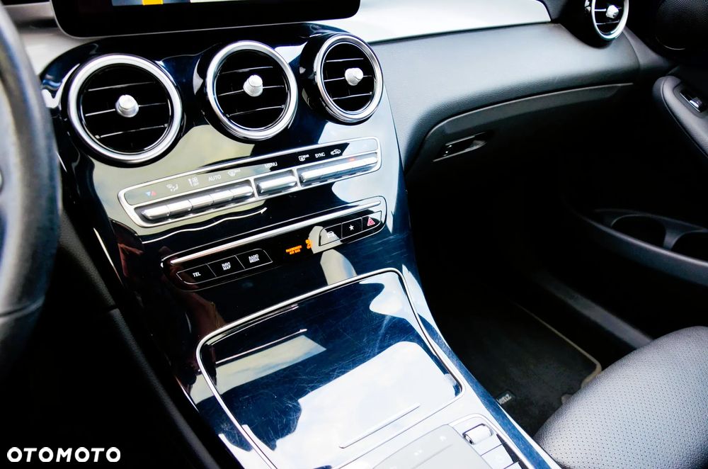 Mercedes-Benz GLC - 21