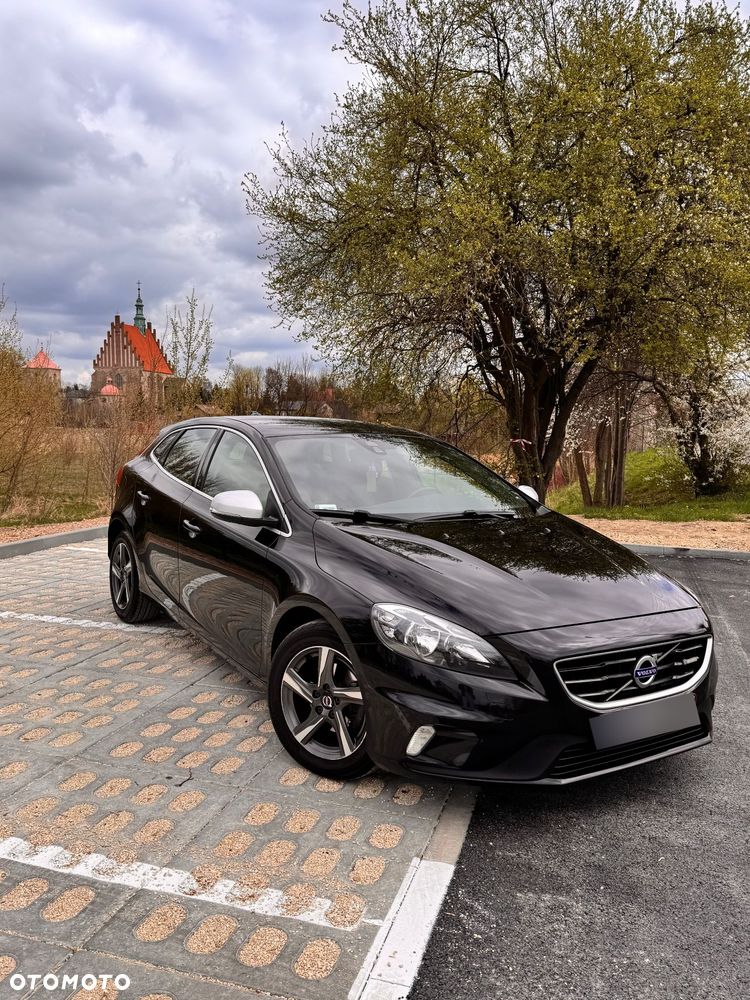 Volvo V40 D2 Drive-E R-Design Momentum - 12
