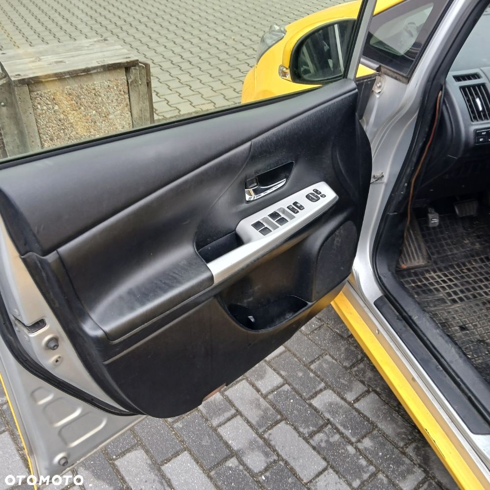 Toyota Prius+ (Hybrid) - 5