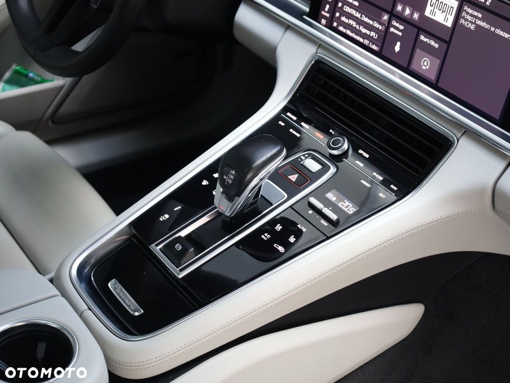 Porsche Panamera Turbo S - 14