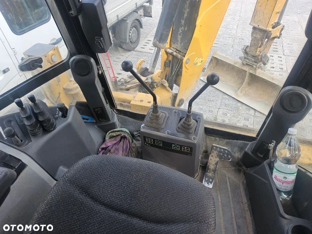 Caterpillar 428F2 - 7