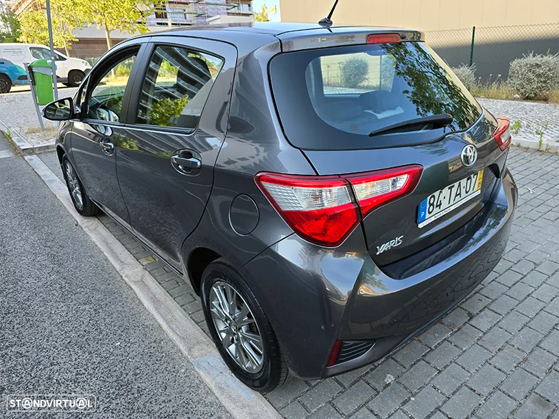 Toyota Yaris 1.0 VVT-i Comfort +PS Style +P.Techno - 4