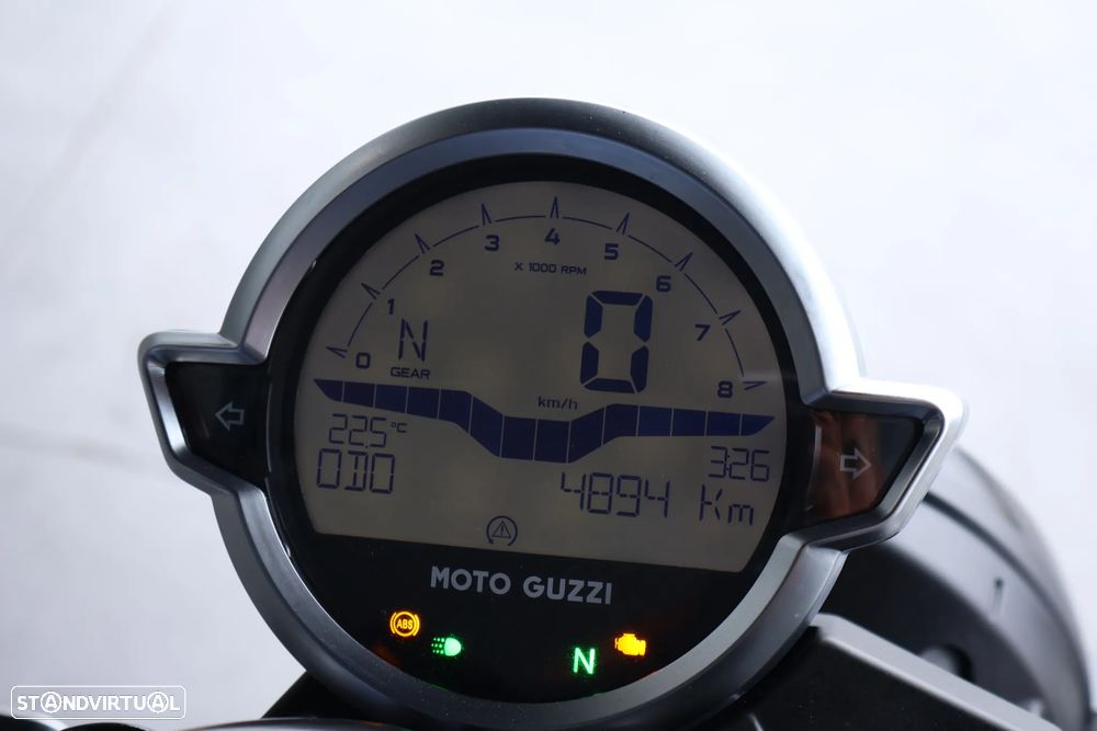 Moto Guzzi V7 850 Stone Centenario (edição especial) - 11