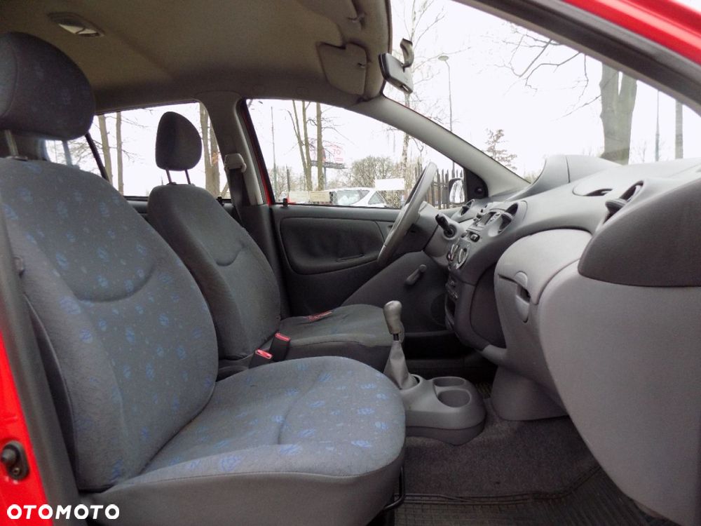 Toyota Yaris - 7