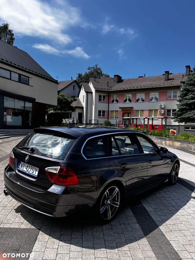 BMW Seria 3 325i xDrive - 3