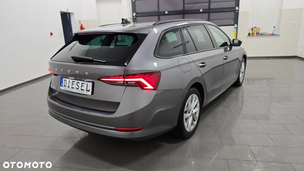 Skoda Octavia 2.0 TDI DSG Sport Edition - 3