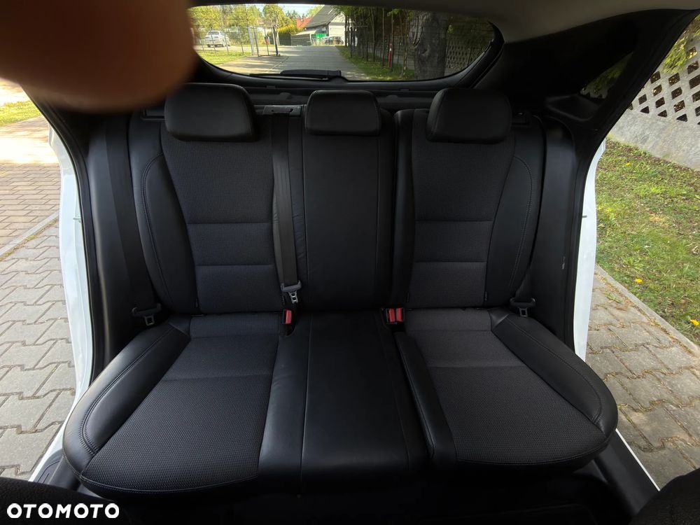 Hyundai i30 1.6 GDI Premium - 11