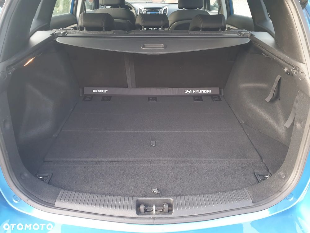 Hyundai i30 blue Kombi 1.4 Classic Navigation - 8