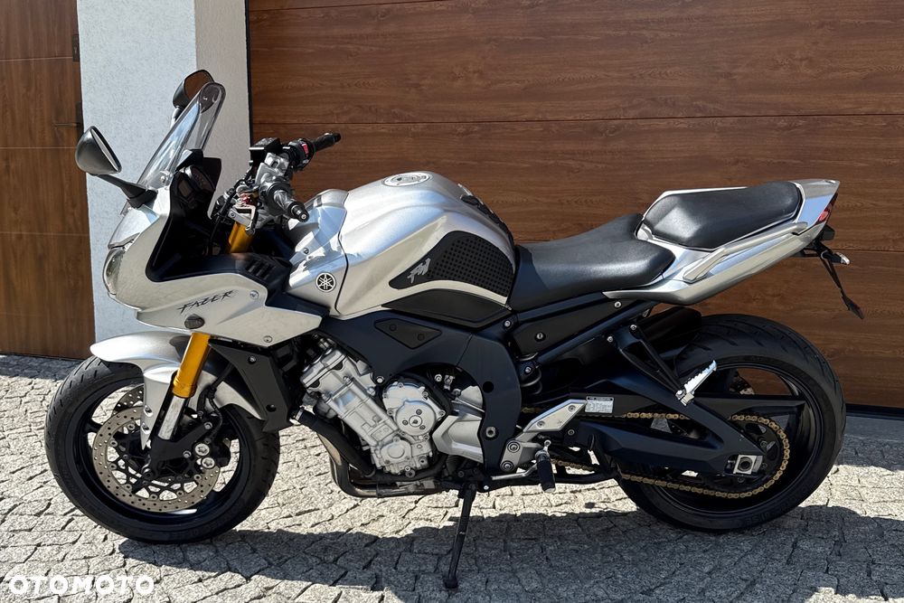 Yamaha FZ - 17