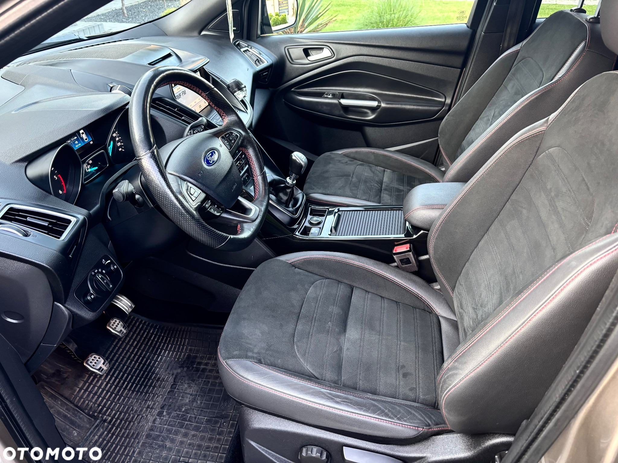 Ford Kuga 2.0 TDCi 4x4 ST-Line - 16