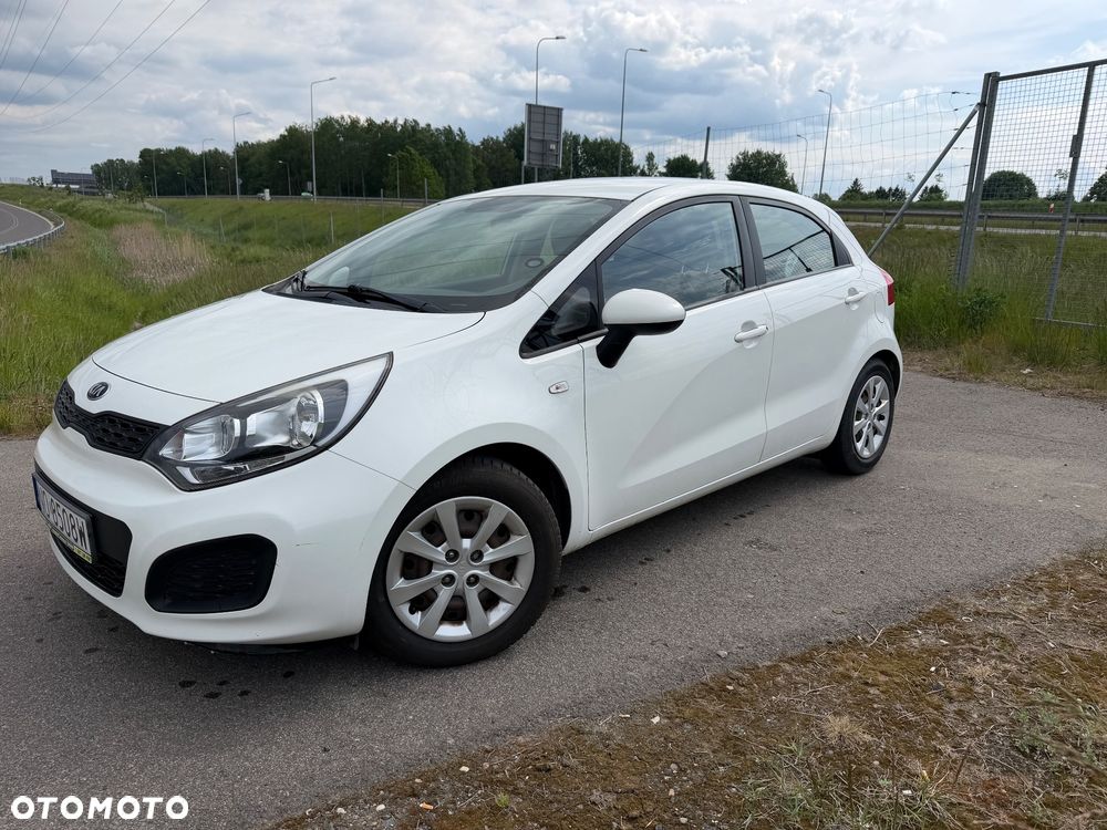 Kia Rio 1.2 L - 2