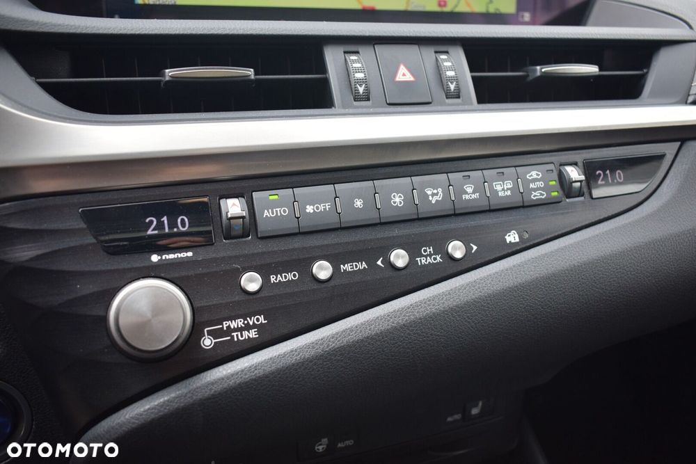 Lexus ES - 20