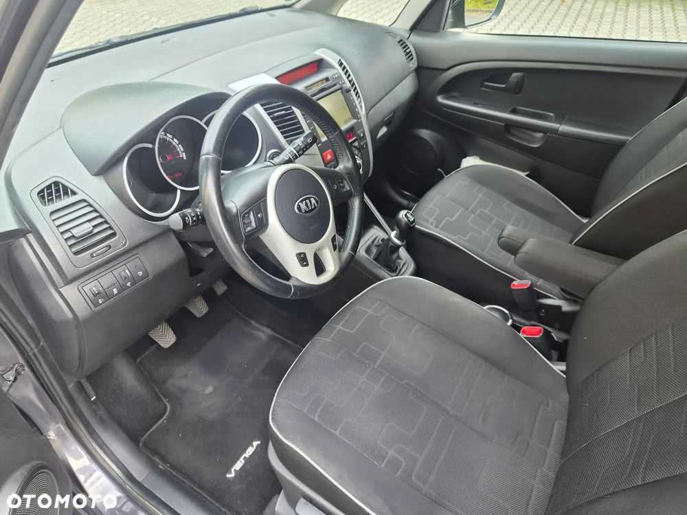 Kia Venga 1.6 CVVT Platinum Edition - 10