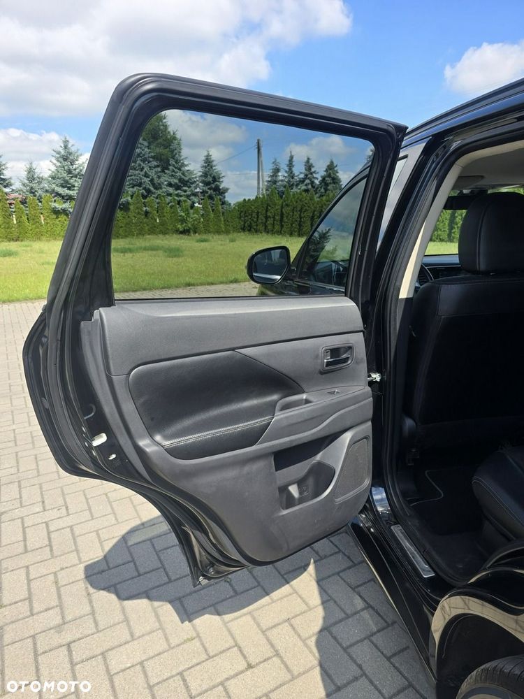 Mitsubishi Outlander - 17