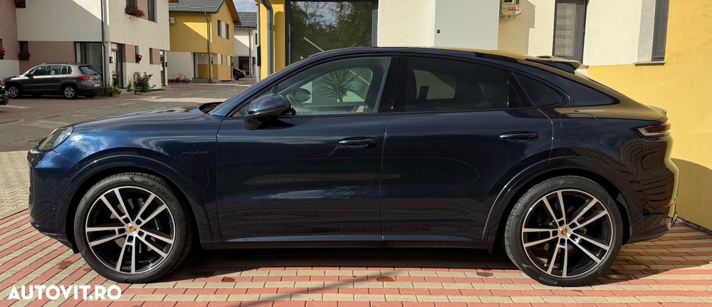 Porsche Cayenne Coupe E-Hybrid - 5