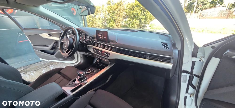 Audi A4 Avant 40 TFSI S tronic - 39