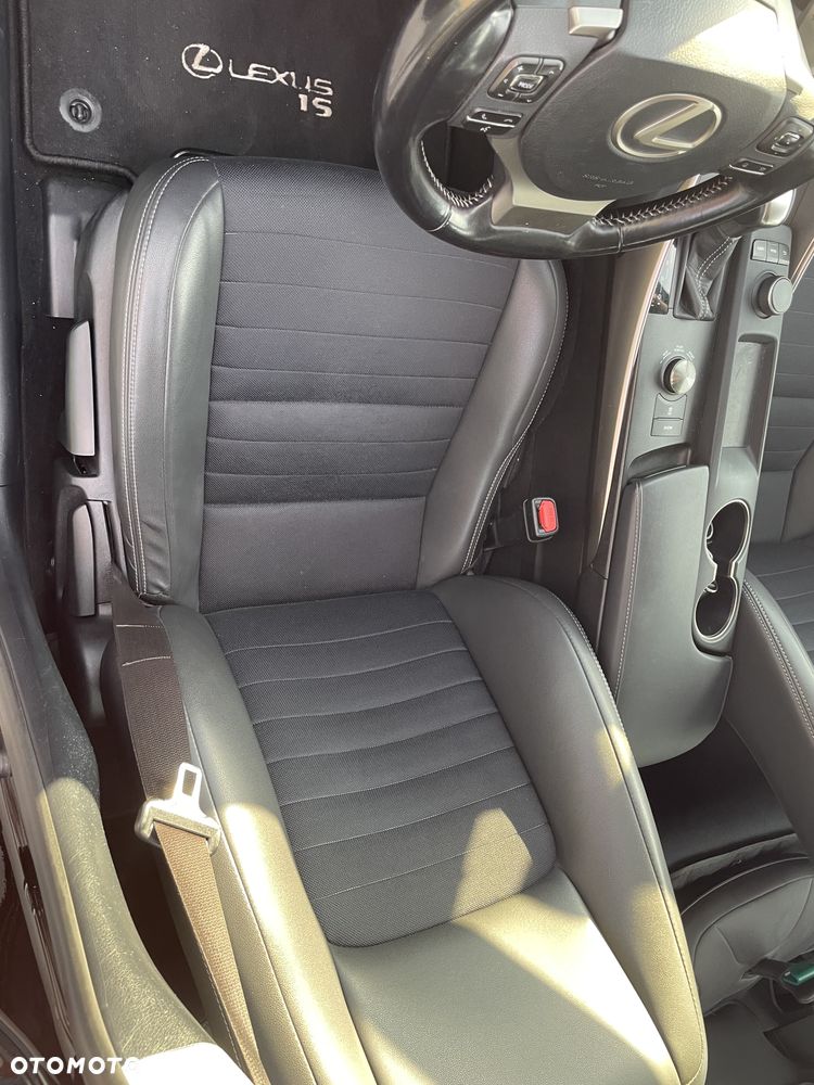 Lexus IS 200t / 300 Elegance - 16