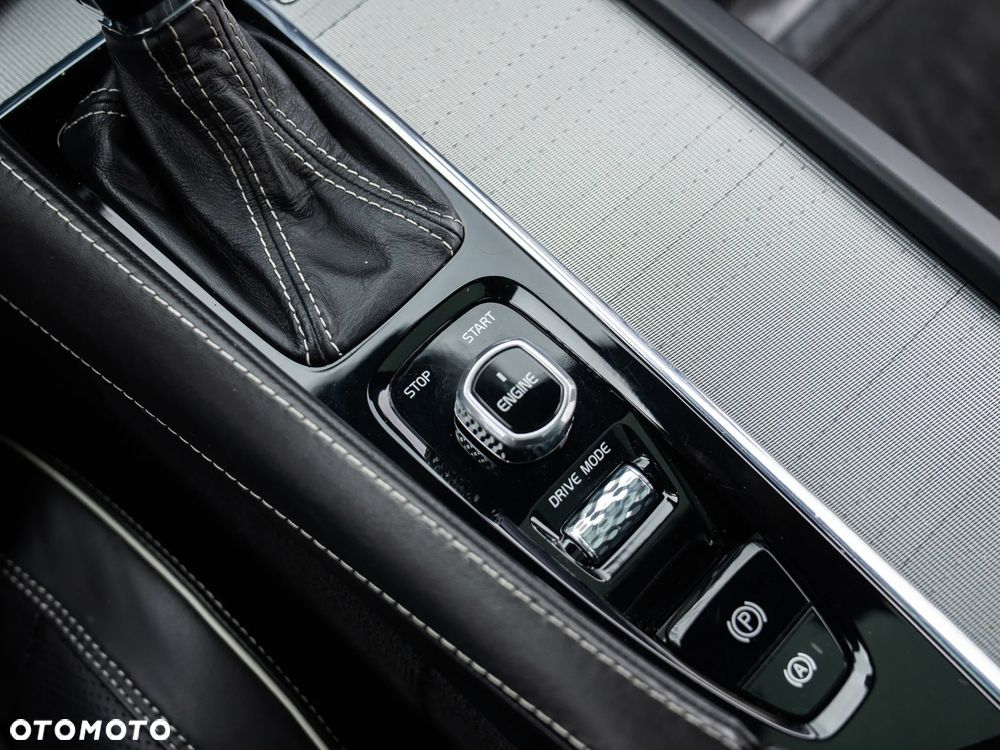 Volvo XC 90 - 19