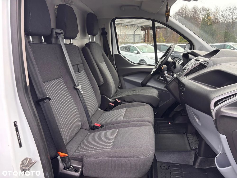 Ford TRANSIT CUSTOM - 24