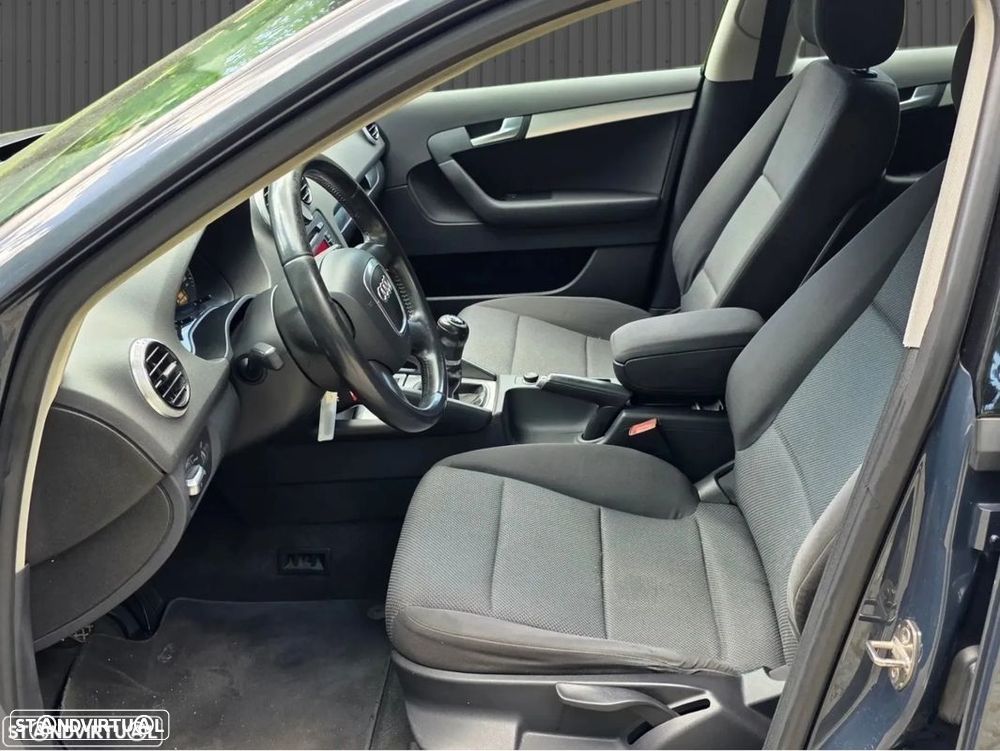 Audi A3 Sportback 2.0 TDi Attraction — fotografia 12