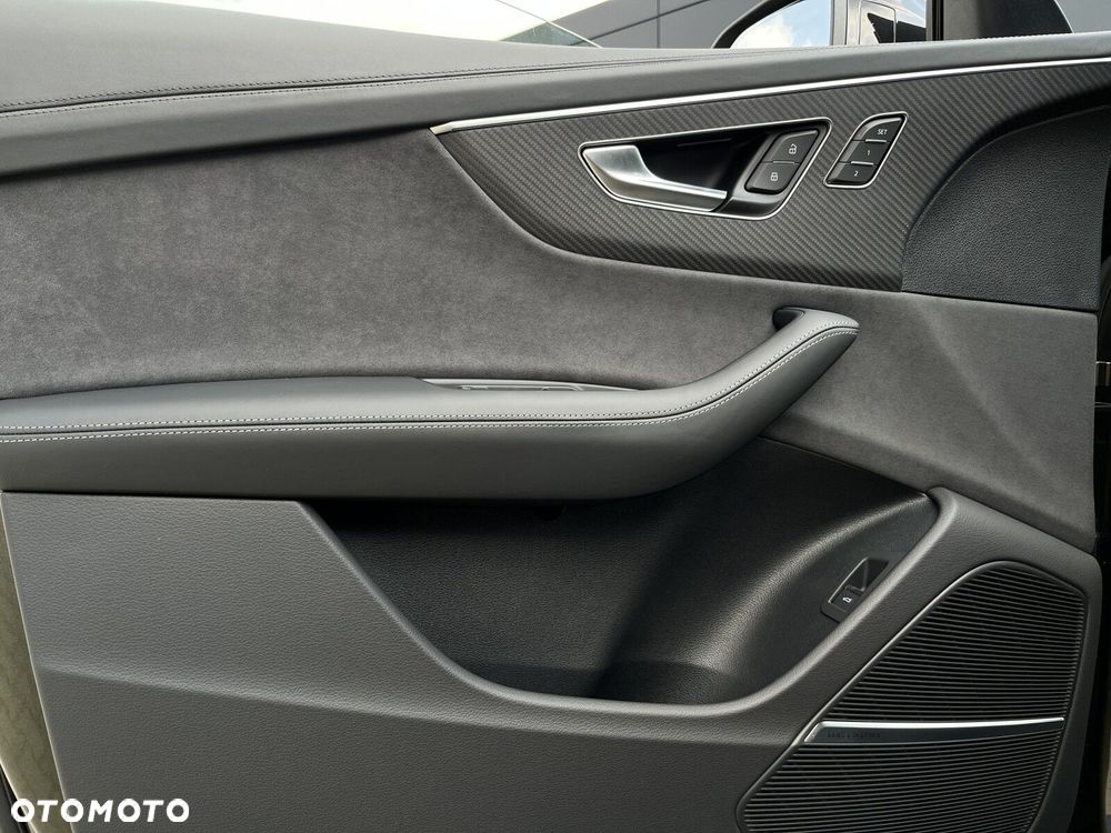 Audi SQ8 - 24