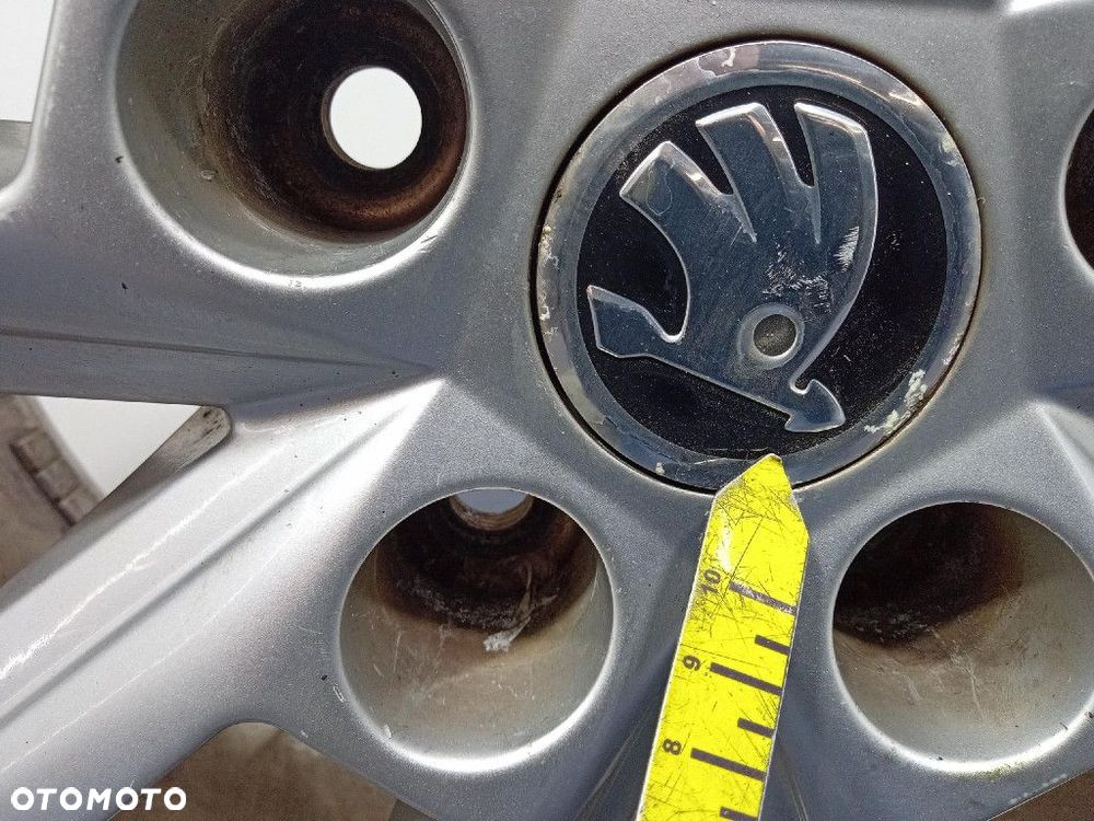 SKODA OCTAVIA III FELGA ALUMINIOWA 7JX17 ET46 5X112 5E3601025E - 10