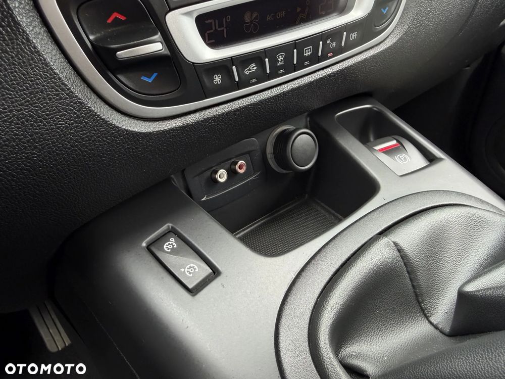 Renault Scenic 1.9 dCi Tech Run - 32