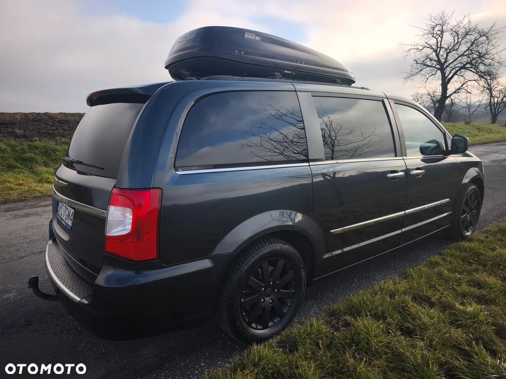 Chrysler Town & Country ver-3-6-limited - 4