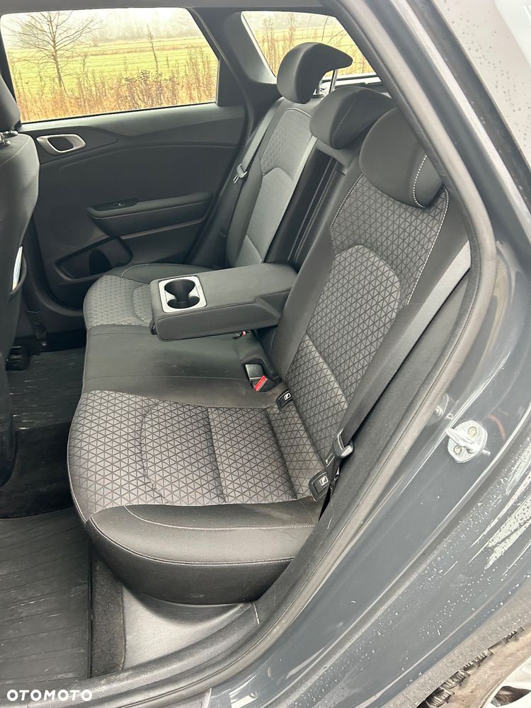 Kia Ceed 1.6 CRDi SCR L - 27